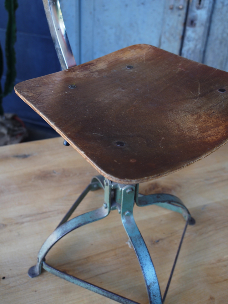 chaise atelier bienaise basse dans leur jus metal et bois – Image 6