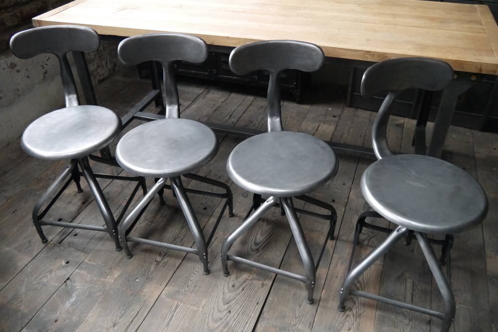 ancienne Chaise basse d atelier industrielle nicolle "" dit queu de baleine "" – Image 10