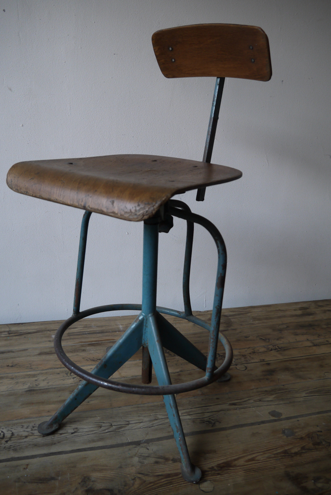 chaise haute atelier industrielle JEAN PROUVE – Image 2