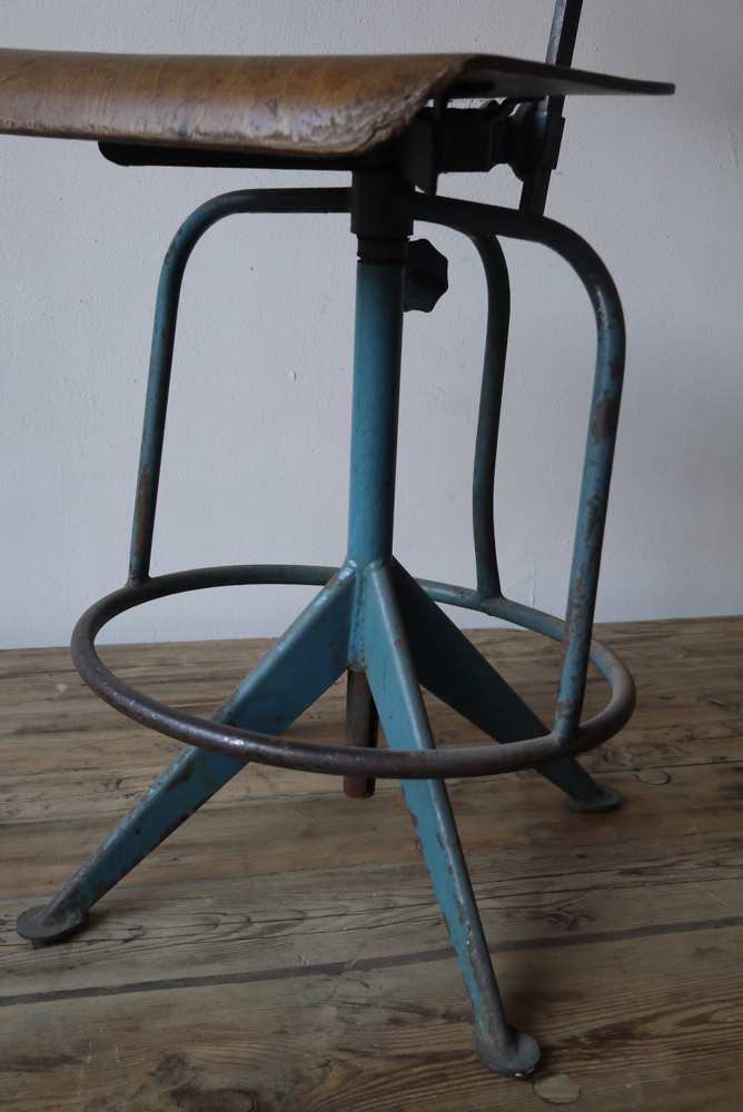 chaise haute atelier industrielle JEAN PROUVE – Image 3