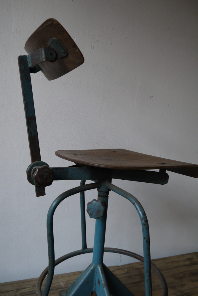 chaise haute atelier industrielle JEAN PROUVE – Image 5