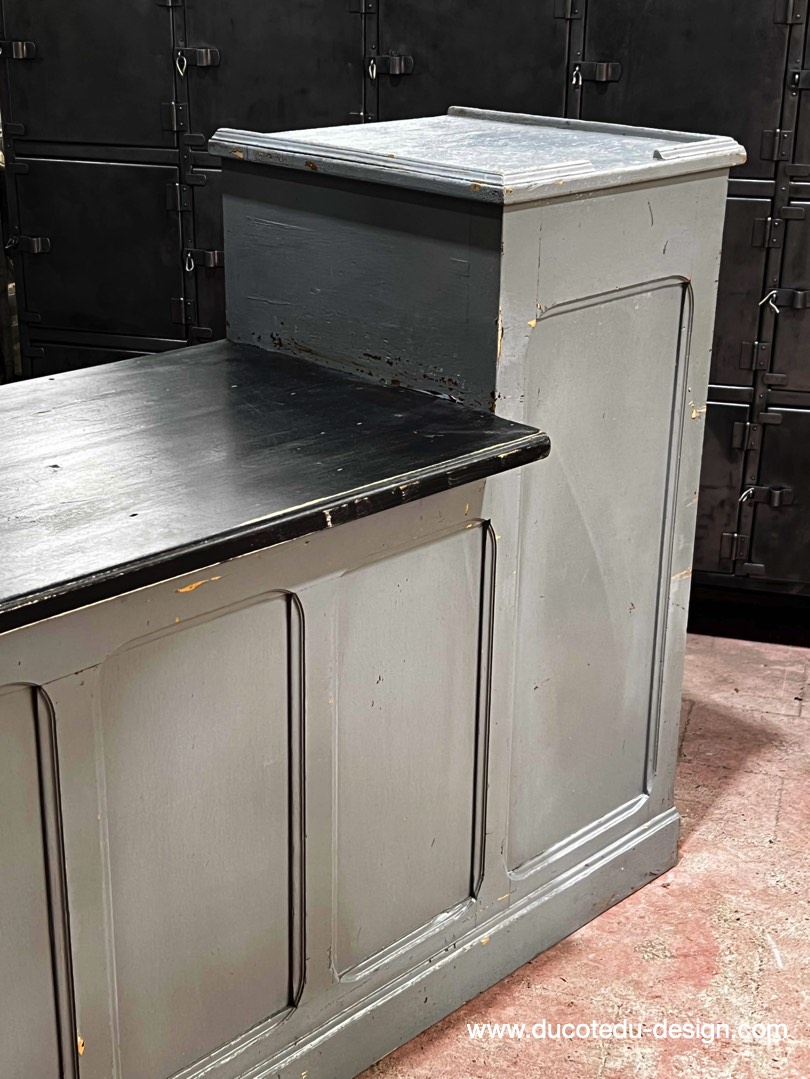 comptoir en bois d'une quincaillerie patine grise d'origine – Image 5