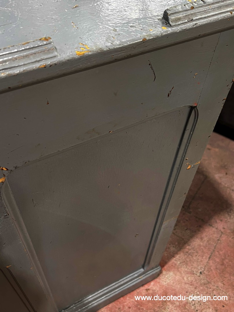 comptoir en bois d'une quincaillerie patine grise d'origine – Image 9