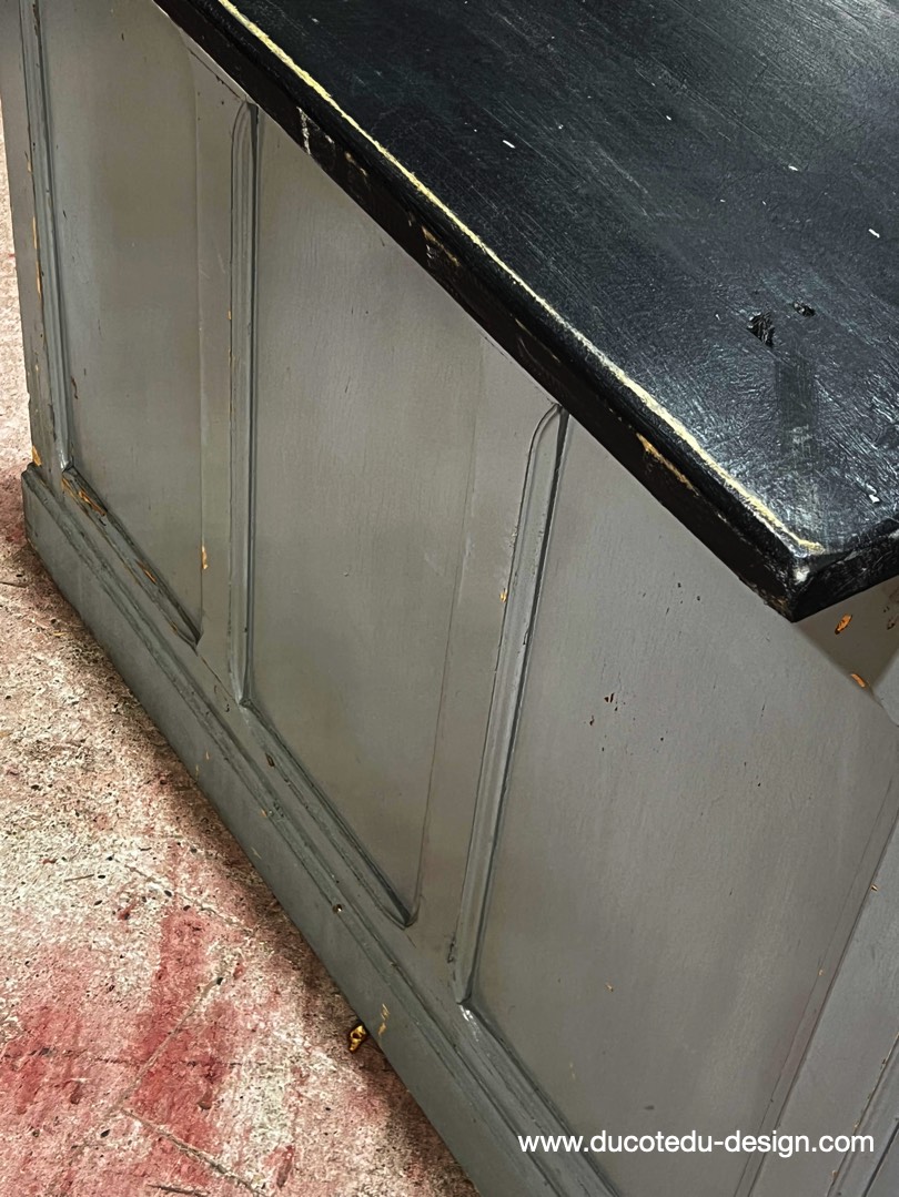 comptoir en bois d'une quincaillerie patine grise d'origine – Image 13