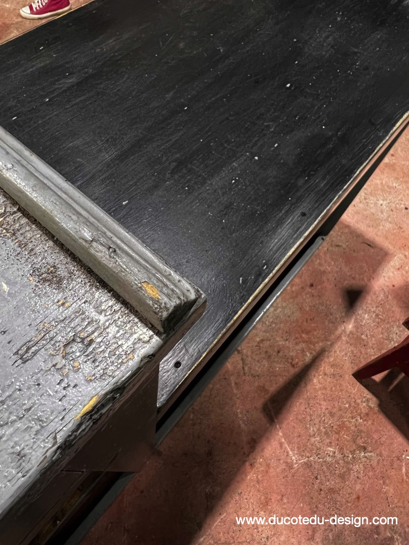 comptoir en bois d'une quincaillerie patine grise d'origine – Image 17