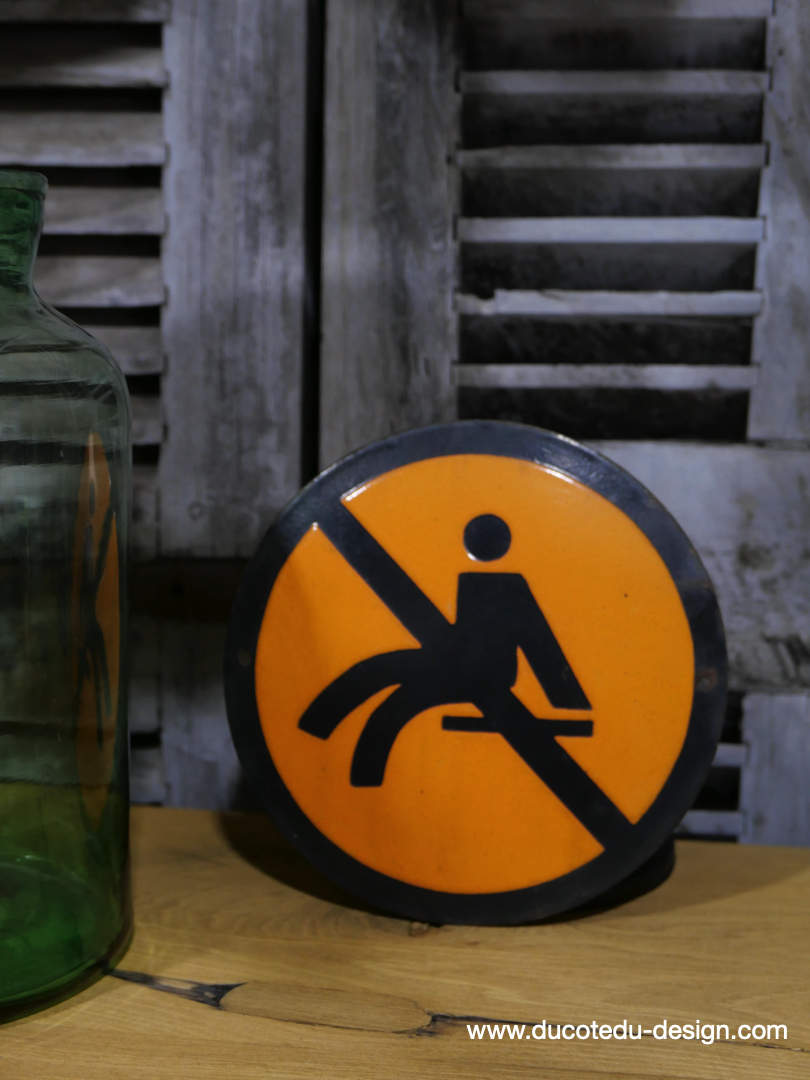 Plaque emaillee signalitique usine russe ne pas s'assoir ref R89 – Image 2