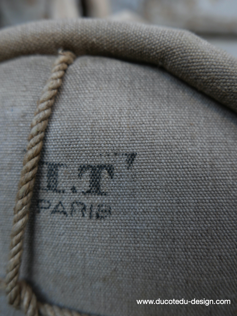 vache à eau, ancien seau pliable en tissu de l'armée francaise – Image 6