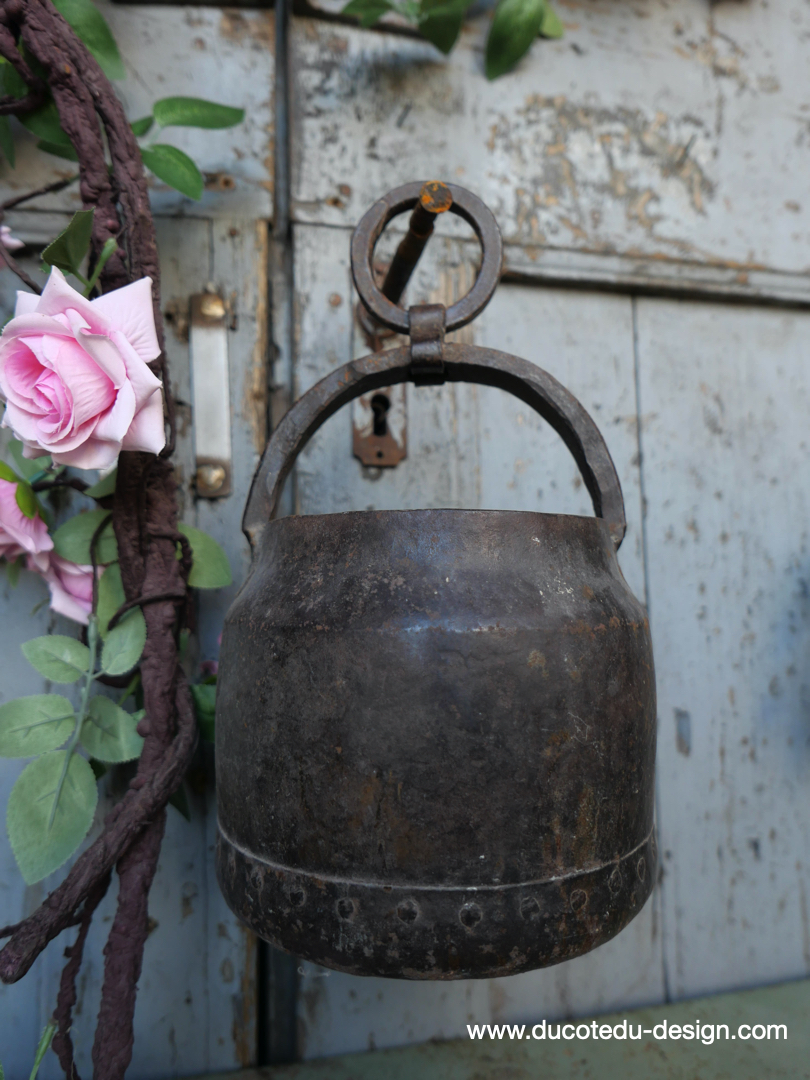 seau metal riveté / cache pot a suspendre – Image 2