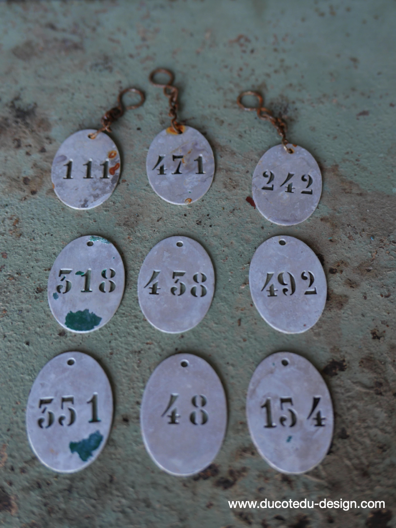 lot de 9 pieces - numero metal pour meuble metier stock vintage / lot 1 – Image 2