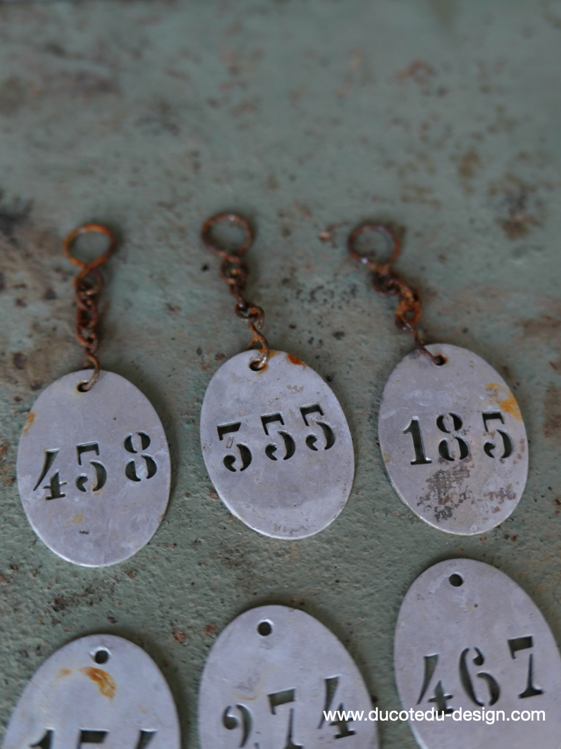 lot de 9 pieces - numero metal pour meuble metier stock vintage / lot 3 – Image 3