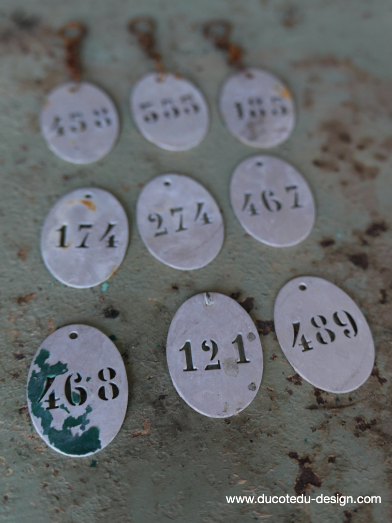 lot de 9 pieces - numero metal pour meuble metier stock vintage / lot 3 – Image 4