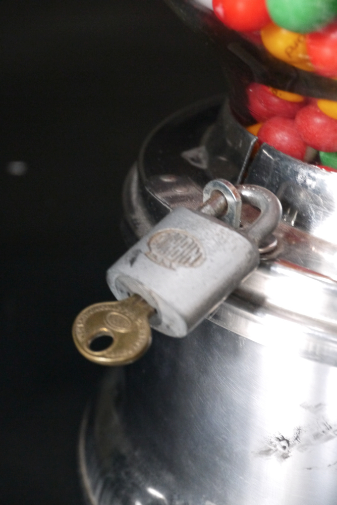 Distributeur à bonbon Ford Ball Gum 1950 jaycees – Image 7