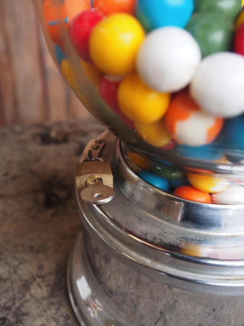 Distributeur à bonbon Ford Ball Gum 1950 hard candy – Image 9