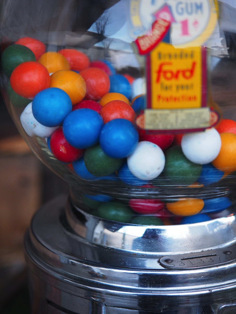 Distributeur à bonbon Ford Ball Gum 1950 hard candy – Image 6