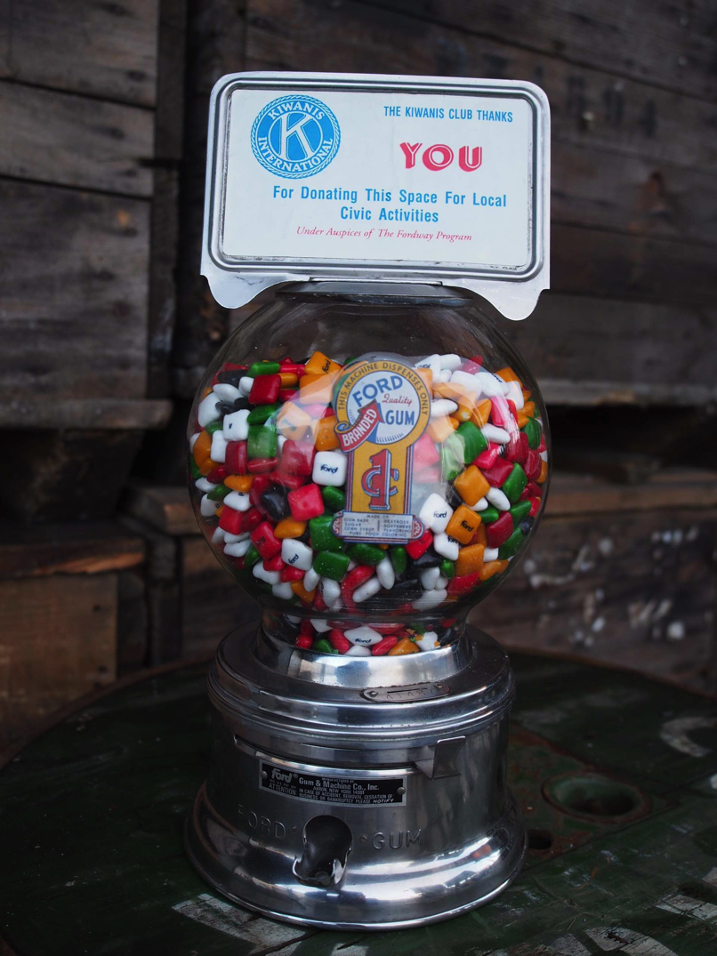 Distributeur à bonbon Ford Ball Gum 1950 hard candy – Image 2