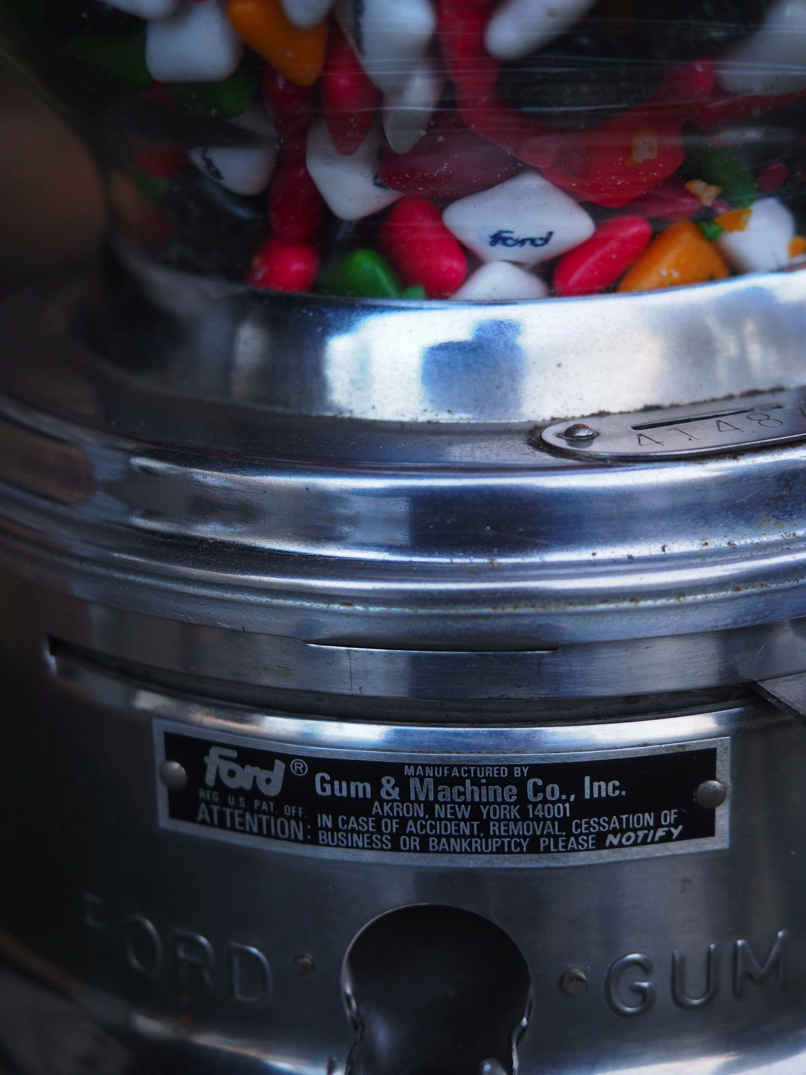 Distributeur à bonbon Ford Ball Gum 1950 hard candy – Image 7