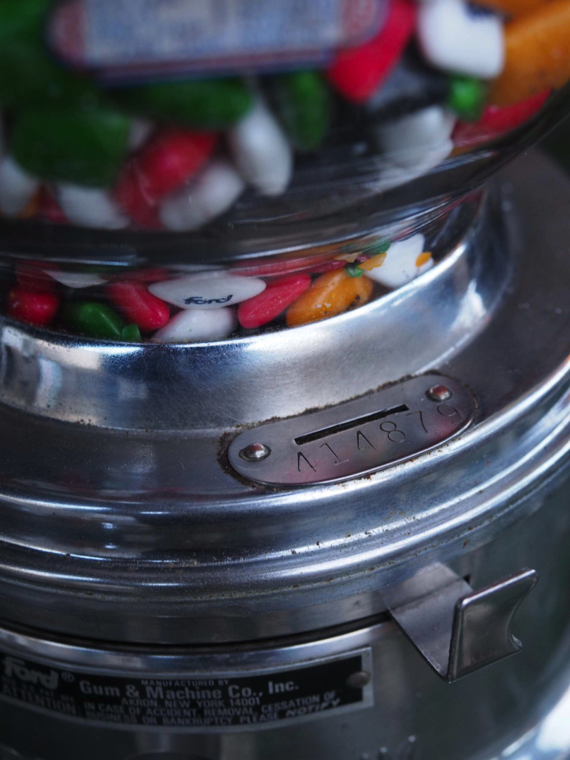 Distributeur à bonbon Ford Ball Gum 1950 hard candy – Image 8