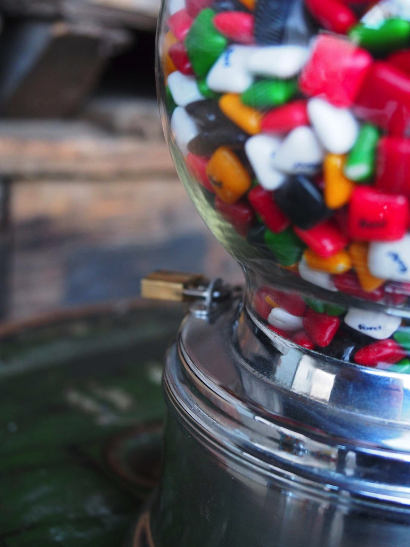 Distributeur à bonbon Ford Ball Gum 1950 hard candy – Image 10