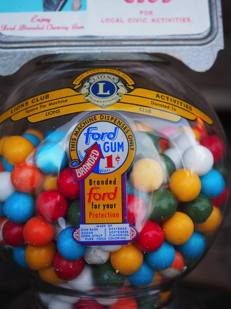 Distributeur à bonbon Ford Ball Gum 1950 hard candy – Image 7