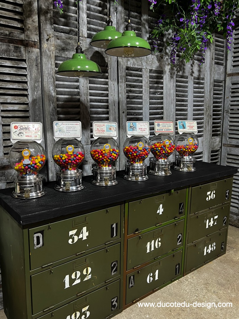 enfilade industrielle 12 compartiments atelier militaire plateau massif bois brulé – Image 3