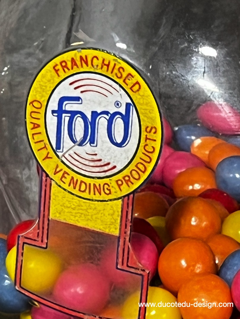 Distributeur à bonbon Ford Ball Gum 1950 – Image 8