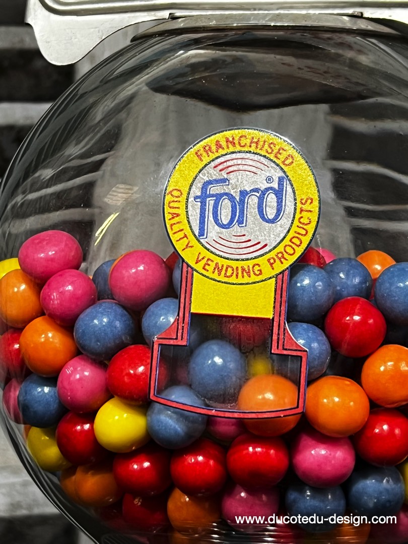 Distributeur à bonbon Ford Ball Gum 1950 – Image 6