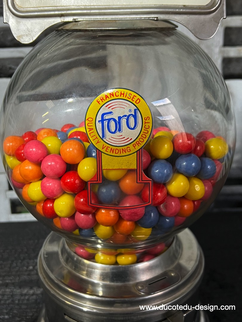 Distributeur à bonbon Ford Ball Gum 1950 – Image 5