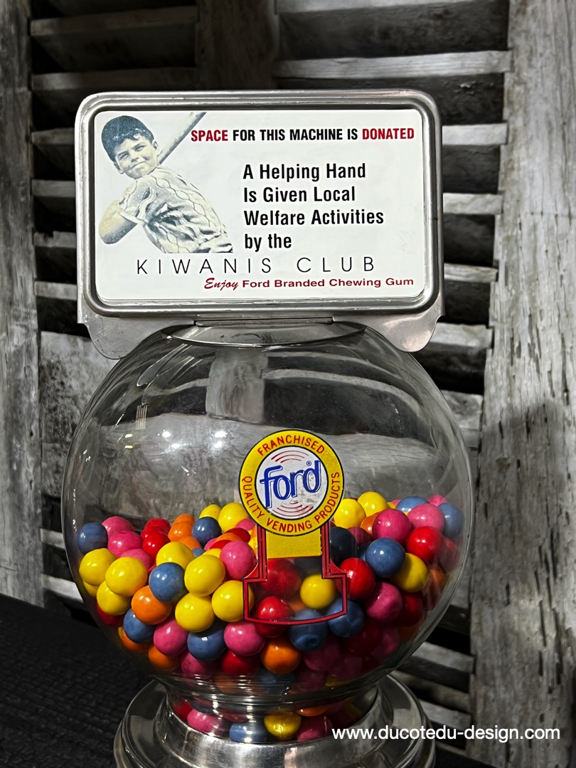 Distributeur à bonbon Ford Ball Gum 1950 – Image 3