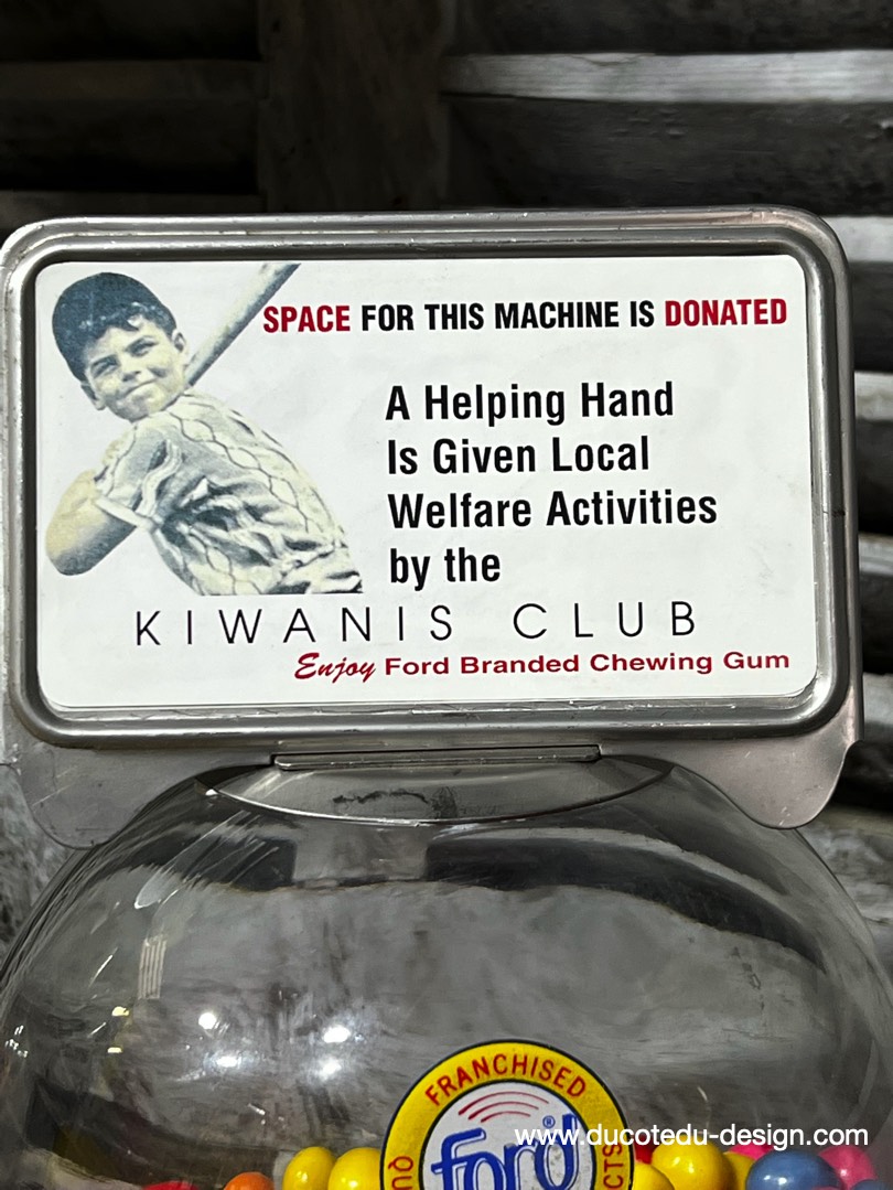 Distributeur à bonbon Ford Ball Gum 1950 – Image 4