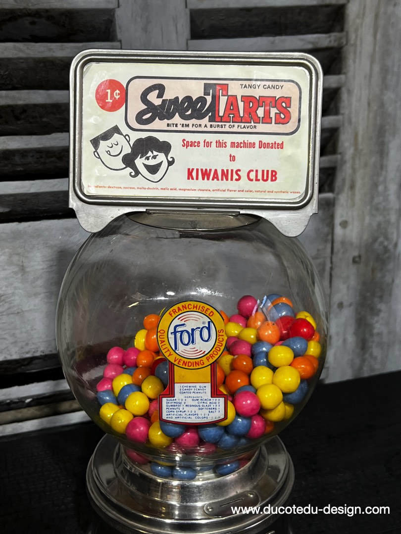 Distributeur à bonbon Ford Ball Gum 1950 – Image 3