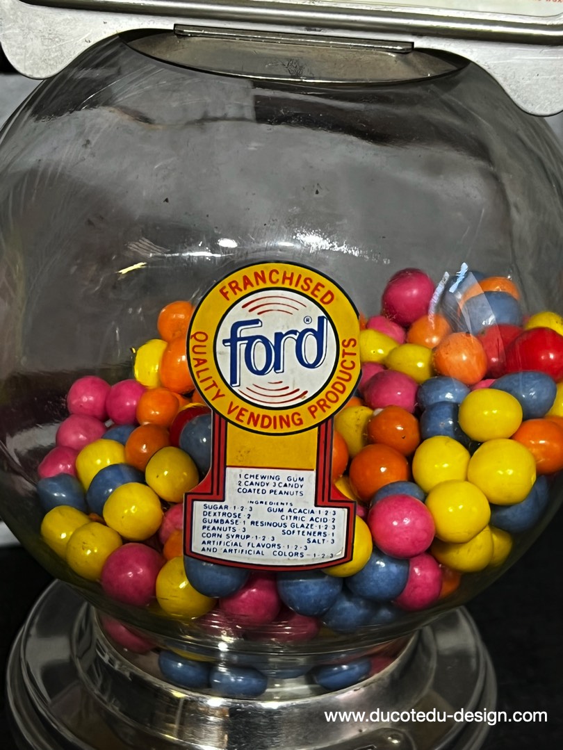 Distributeur à bonbon Ford Ball Gum 1950 – Image 5