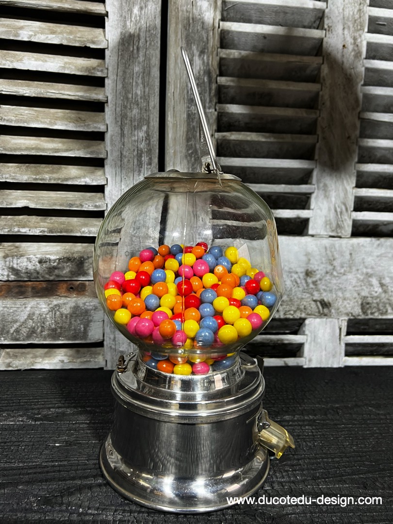 Distributeur à bonbon Ford Ball Gum 1950 – Image 8