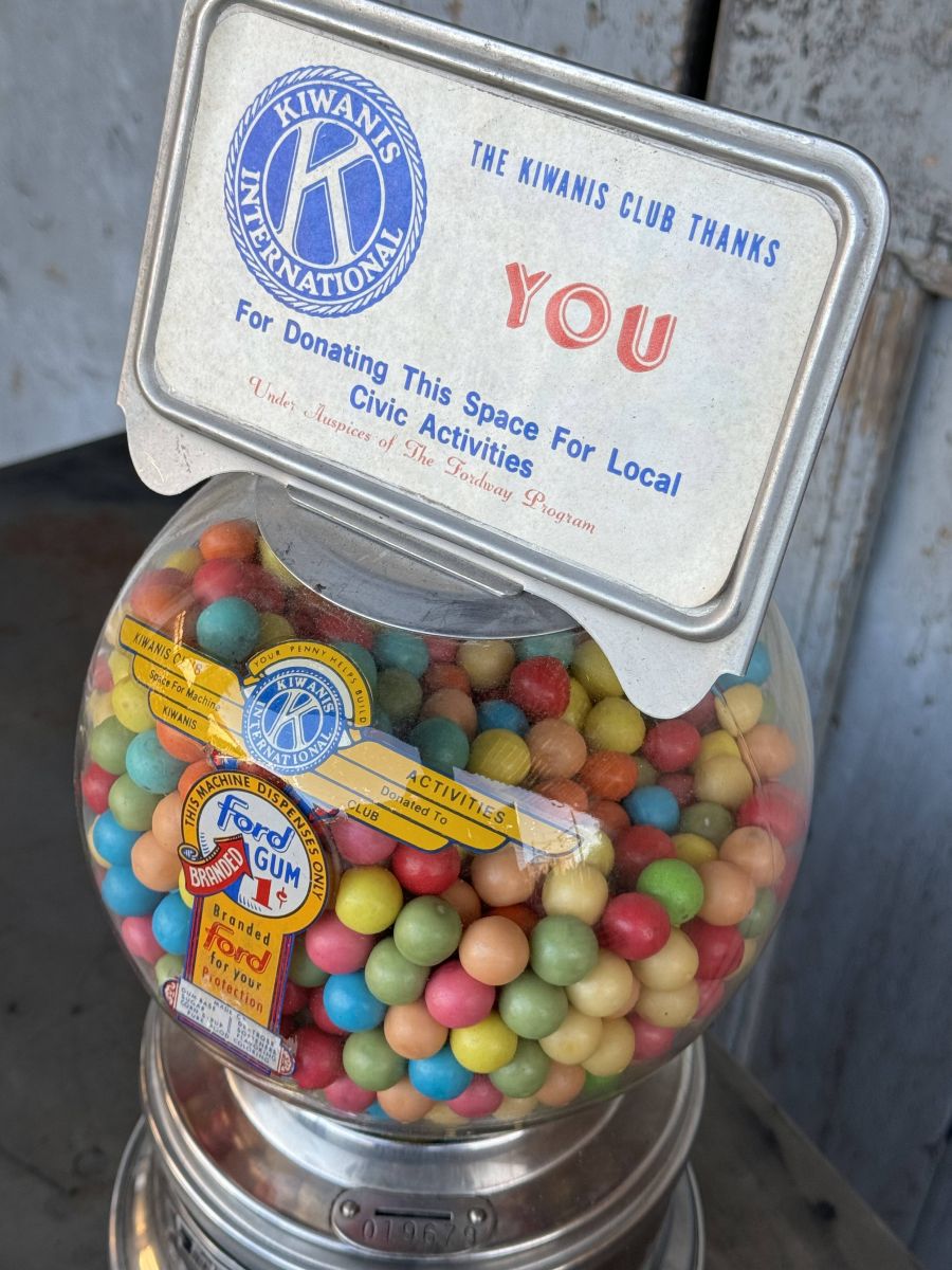 Distributeur à bonbon Ford Ball Gum 1950 hard candy – Image 12