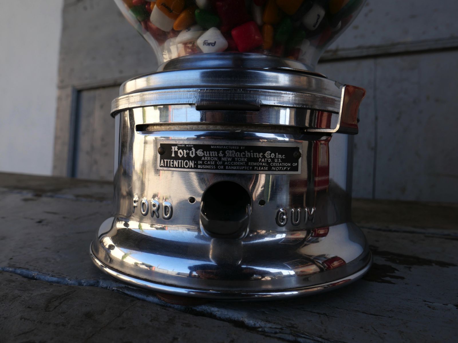 Distributeur à bonbon Ford Ball Gum 1950 hard candy – Image 7