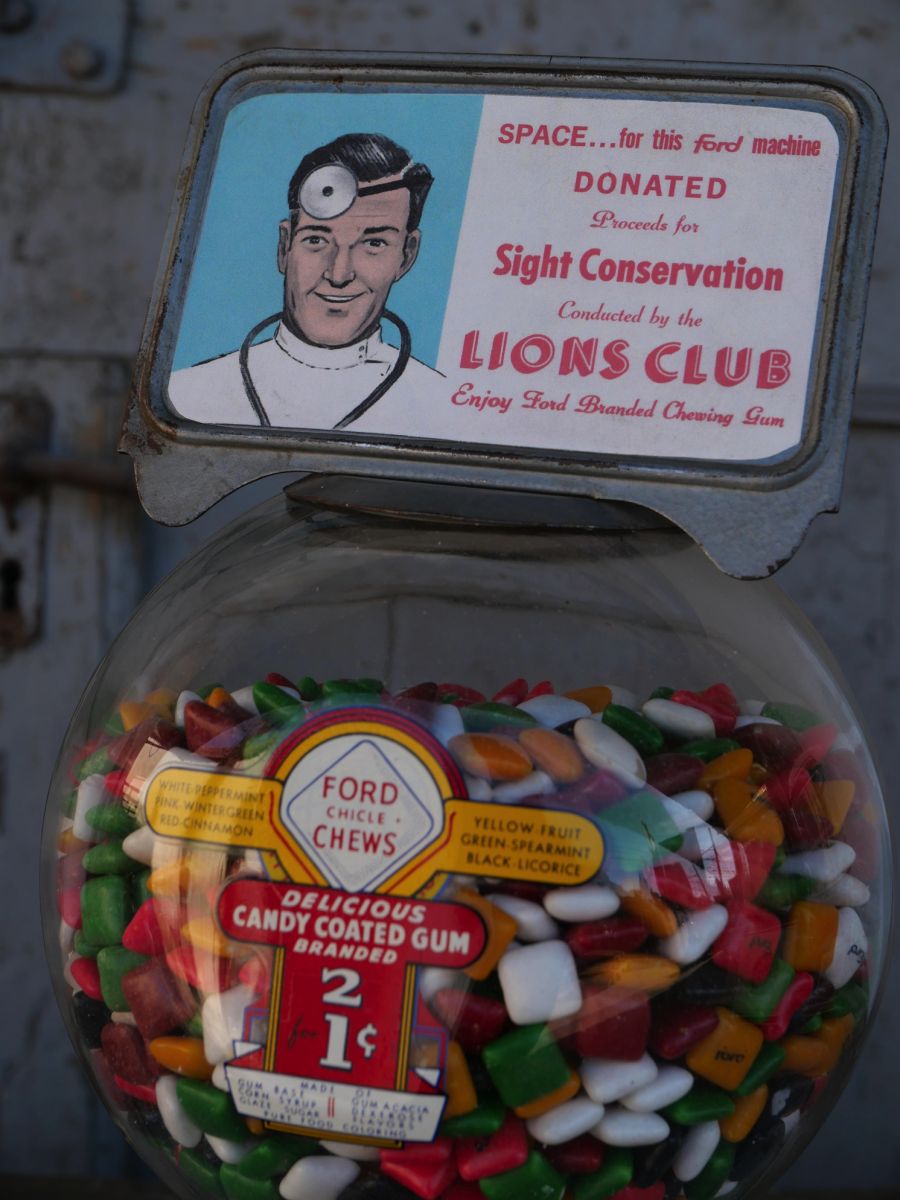 Distributeur à bonbon Ford Ball Gum 1950 hard candy – Image 9