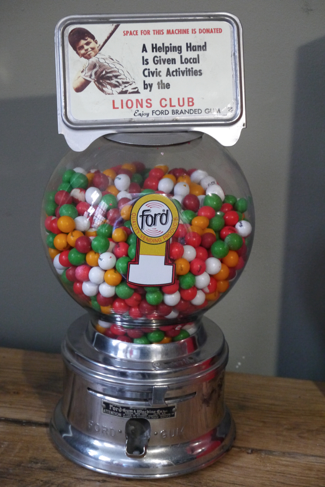 Distributeur à bonbon Ford Ball Gum 1950 lions club – Image 2