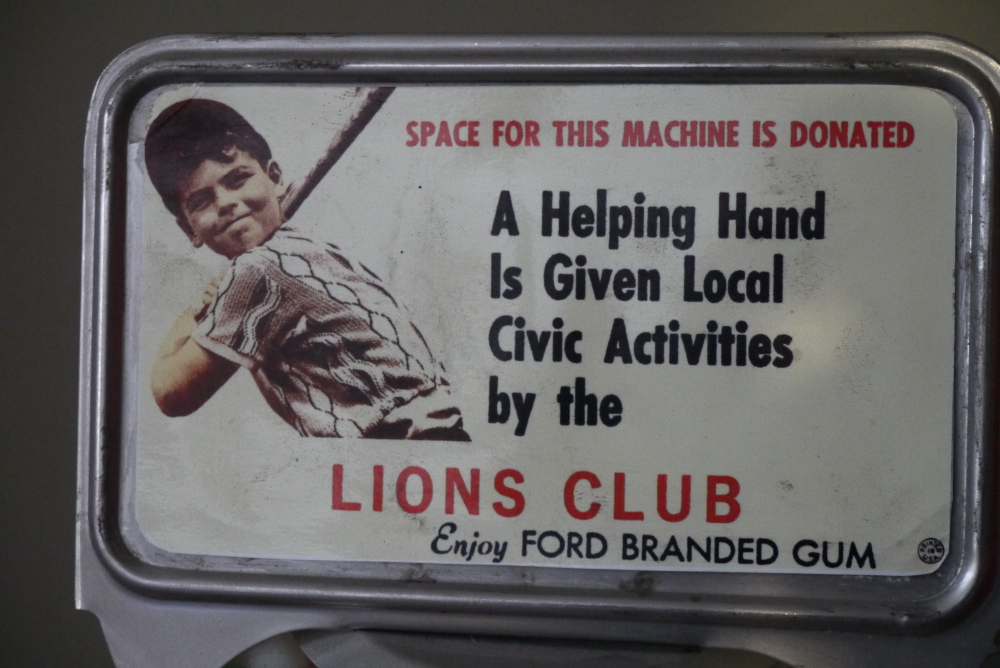 Distributeur à bonbon Ford Ball Gum 1950 lions club – Image 4