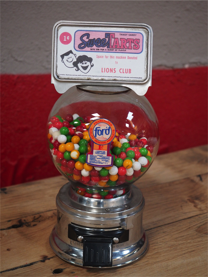 Distributeur à bonbon Ford Ball Gum 1950 SWEETARTS – Image 8