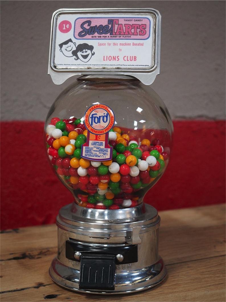 Distributeur à bonbon Ford Ball Gum 1950 SWEETARTS – Image 2
