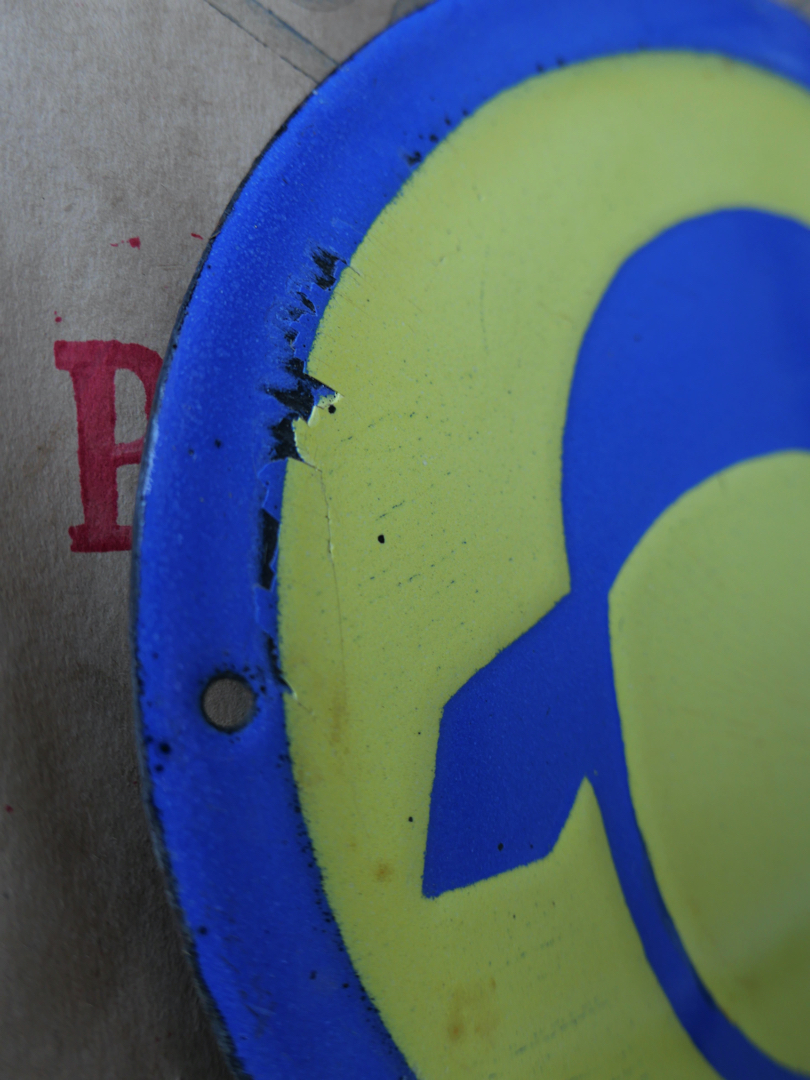 Plaque emaillee signalitique usine russe jaune chapeau – Image 3