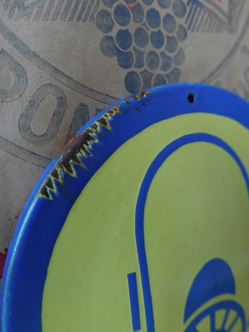 Plaque emaillee signalitique usine russe jaune masque gaz – Image 3