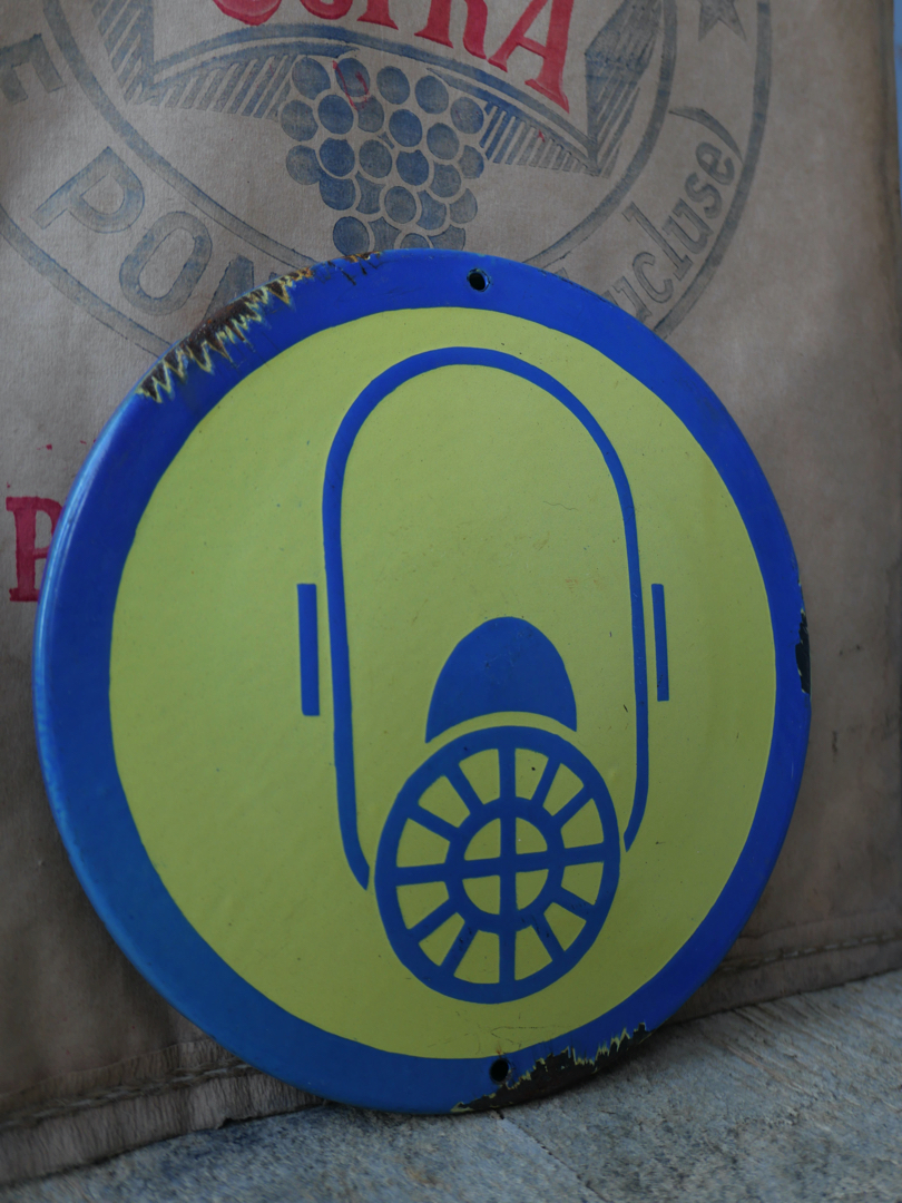 Plaque emaillee signalitique usine russe jaune masque gaz – Image 2