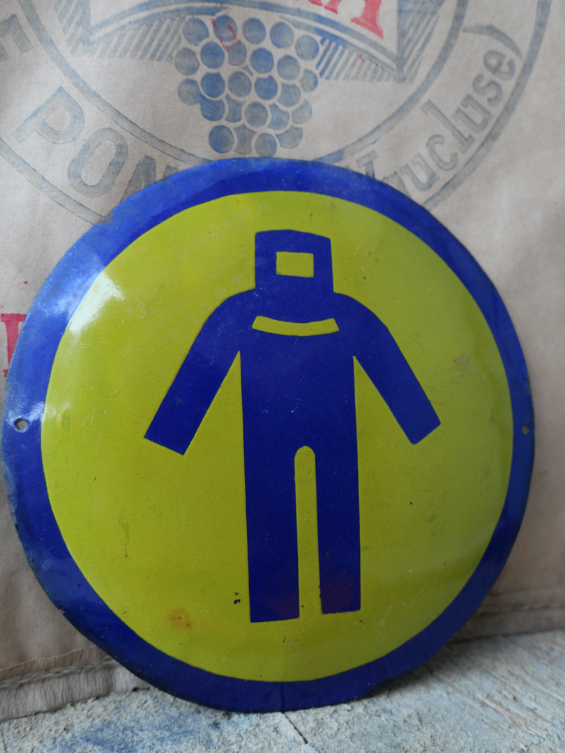 Plaque emaillee signalitique usine russe jaune scaphandre – Image 2
