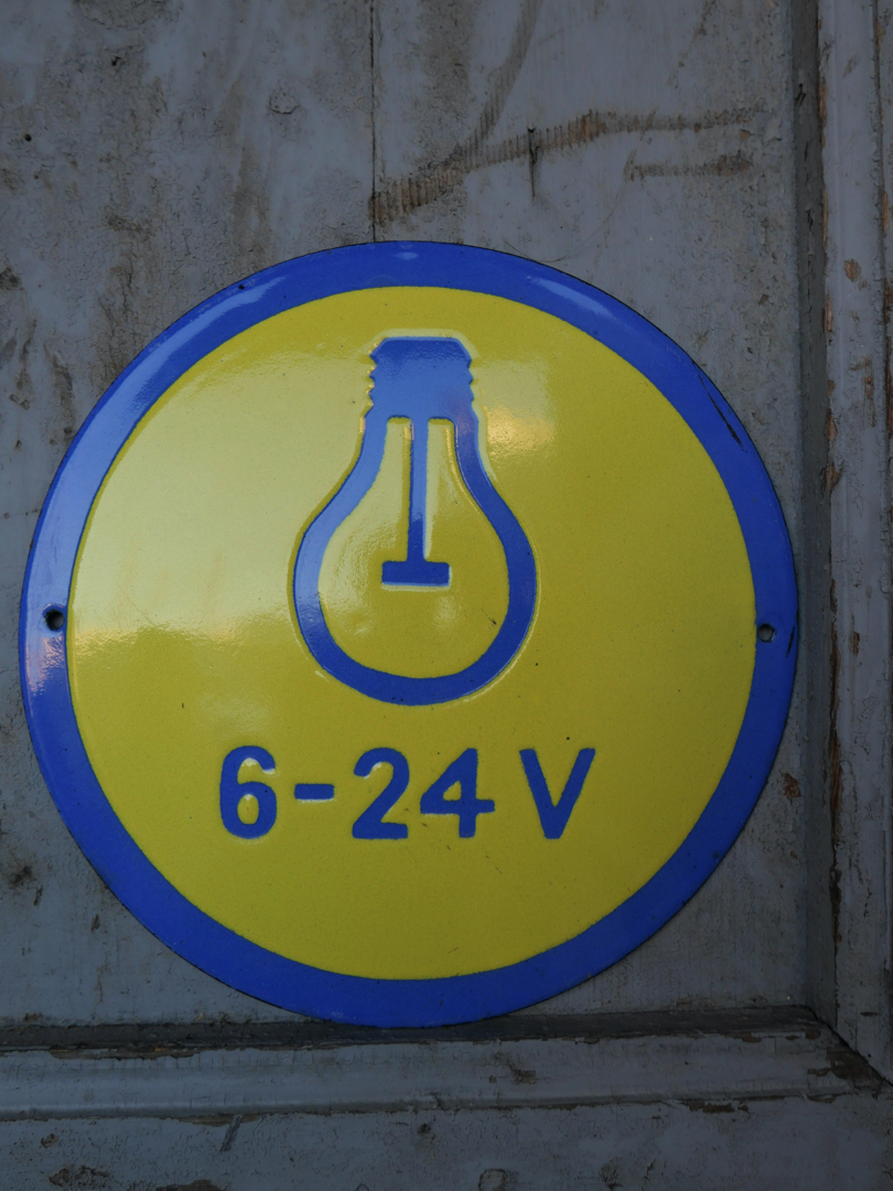 Plaque emaillee signalitique usine russe jaune ampoule – Image 2