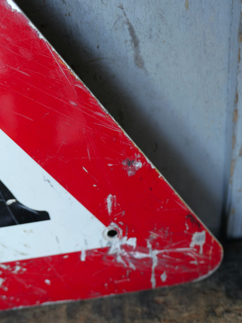 ancien panneau de signalisation Suisse travaux – Image 5