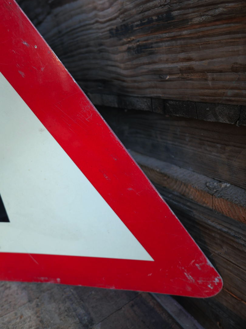 ancien panneau de signalisation Suisse danger – Image 8