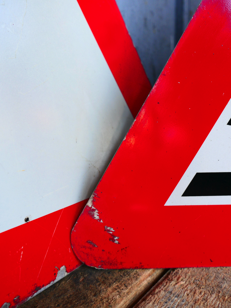 ancien panneau de signalisation Suisse danger – Image 4