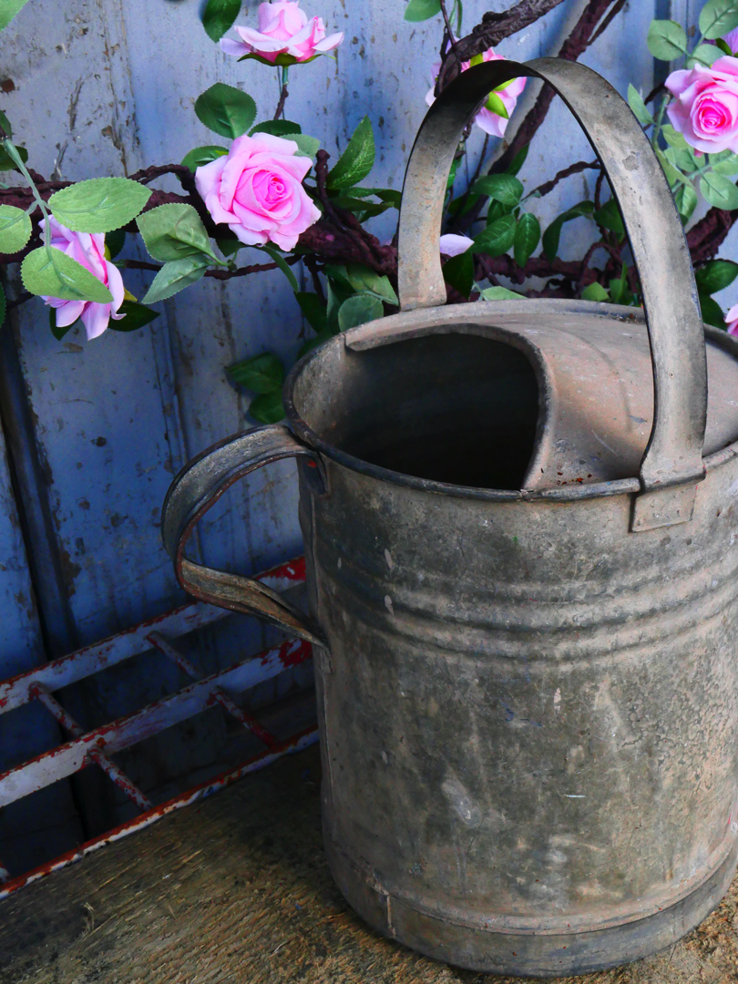 Arrosoir en zinc rouge ref 5 – Image 5