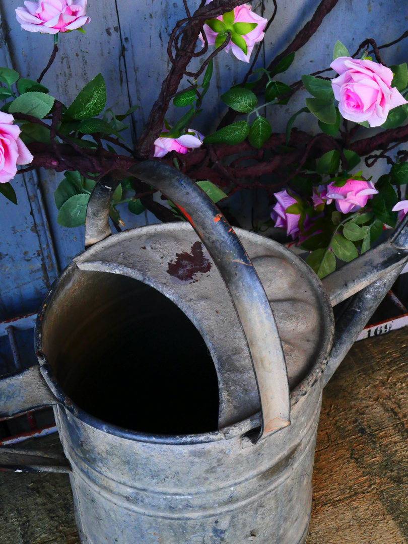 Arrosoir en zinc rouge ref 2 – Image 6