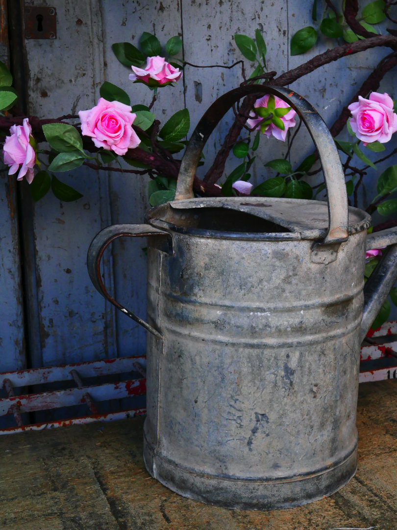 Arrosoir en zinc rouge ref 2 – Image 5